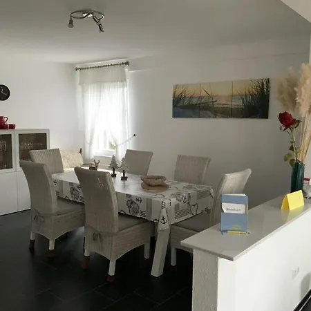 Sea Eagle Comfortable Holiday *